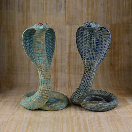 Blue Decorative Resin Cobra Statue - Unique Animal Figurine for Home Decor & Creative Gifts.