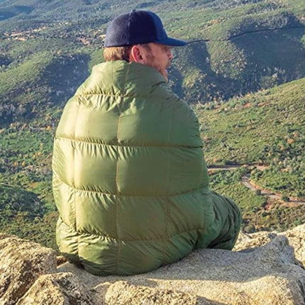 Military Green Compact Lightweight Quilted Blanket - Soft, Warm, and Portable for Outdoor Adventures.