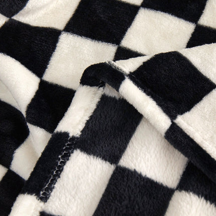Black and white check Double-Sided Fleece Blanket – 150×200cm Machine Washable, No-Shedding Flannel Throw for Bed, Sofa & Air Conditioning Use.