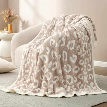 Leopard Print Checkerboard Flannel Throw Blanket(Large 150 x 200 CM) - Anti-Pilling Trendy Soft Plush Blanket for Bed, Sofa & Travel.