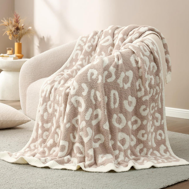 Leopard Print Checkerboard Flannel Throw Blanket(Large 150 x 200 CM) - Anti-Pilling Trendy Soft Plush Blanket for Bed, Sofa & Travel.