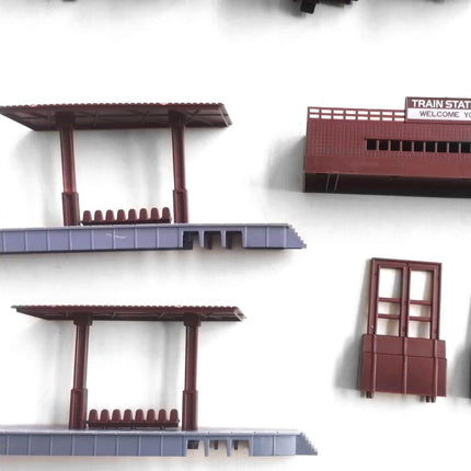 Electric Modern Toy Train Set Vehicle Rail Track Carriages With sound and lighting Kids.
