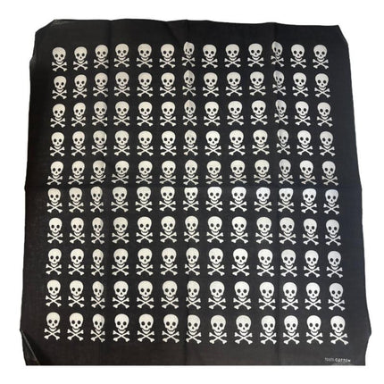 Pirate bandana with skulls.