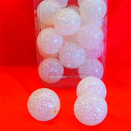 6x Glitter snow balls.