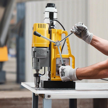 Magnetic Drill, 1400W Motor 2 in Boring Diameter, 2922 lbf Portable Electric Mag Drill Press, 0-750 RPM Variable Speed, Drilling Machine for Metal Surface, Industrial and Home Improvement.