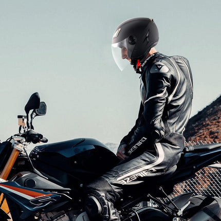 3/4-Face Motorcycle Helmet Motocross Helmet with Bluetooth Communication.