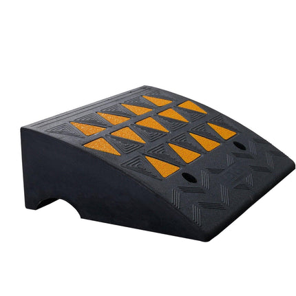 Rubber Curb Ramp 15.2 cm Rise Height Sidewalk Curb Ramp, 37 cm Width 49.1 cm Length Driveway Ramp for Curb, 15T Heavy Duty Rubber Ramp for Forklifts, Trucks, Buses, Cars, Wheelchairs, Bikes.