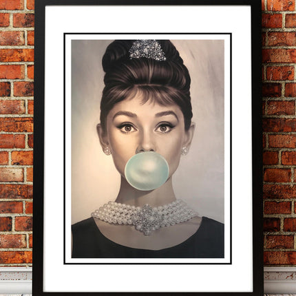 Audrey Hepburn ‘Bubblegum’ Pop Art Poster - Framed A4.