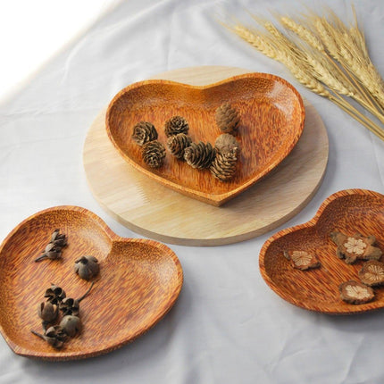 Set of 3 Coconut Wood Heart Shape Plates Natural.