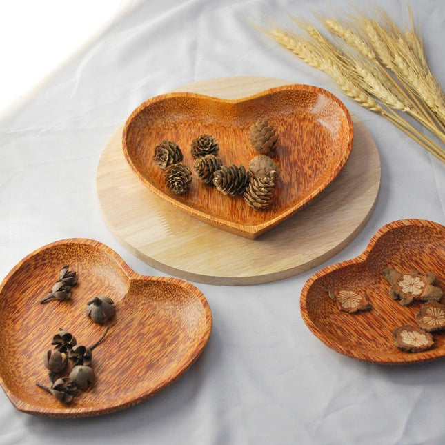 Set of 3 Coconut Wood Heart Shape Plates Natural.